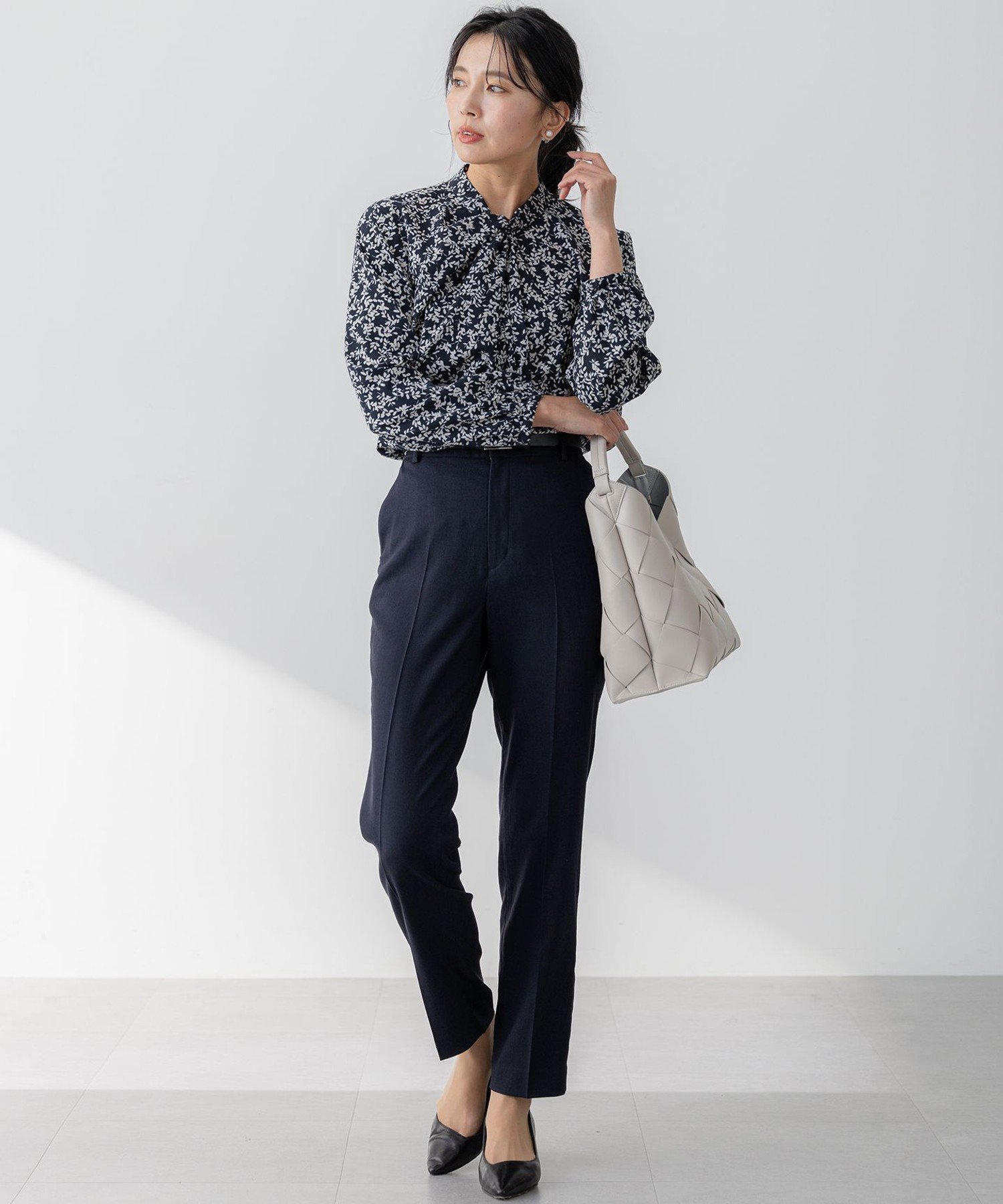 23区｜【洗える】シャドーリーフ プリント ブラウス | Rakuten Fashion