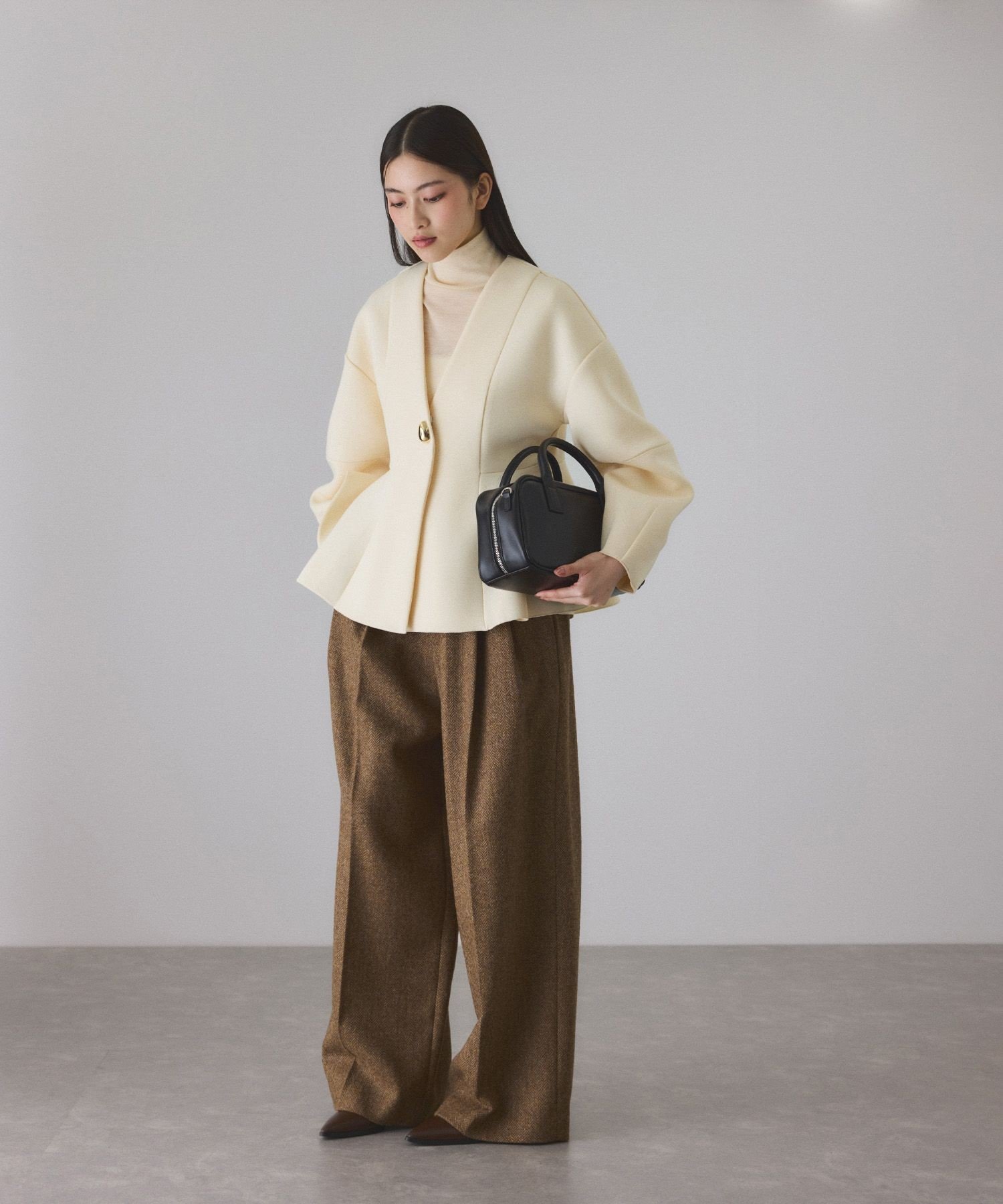 ADAM ET ROPE'｜エッグブローチ付きペプラムカーディガン | Rakuten