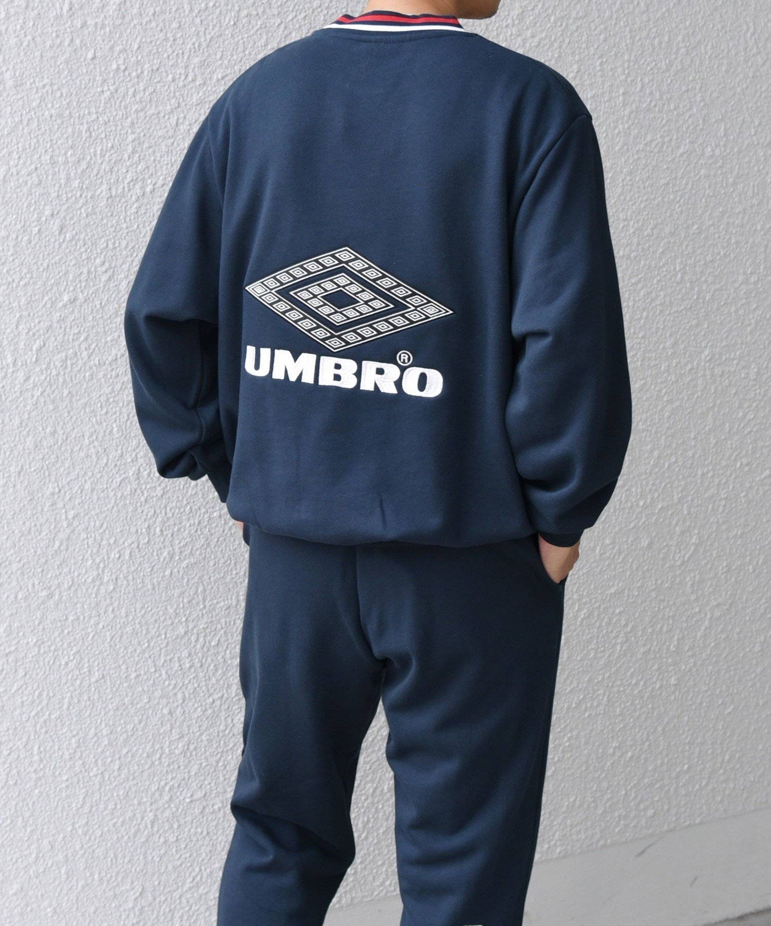 SHIPS｜【SHIPS any別注】UMBRO: 90s ロゴ サッカー スウェット