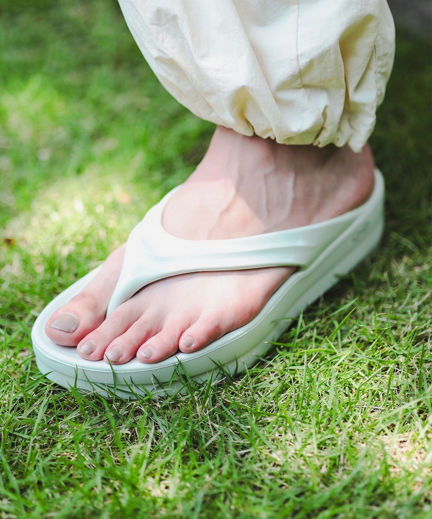 B:MING LIFE STORE by BEAMS｜OOFOS / OOmega(23~25cm) リラックス