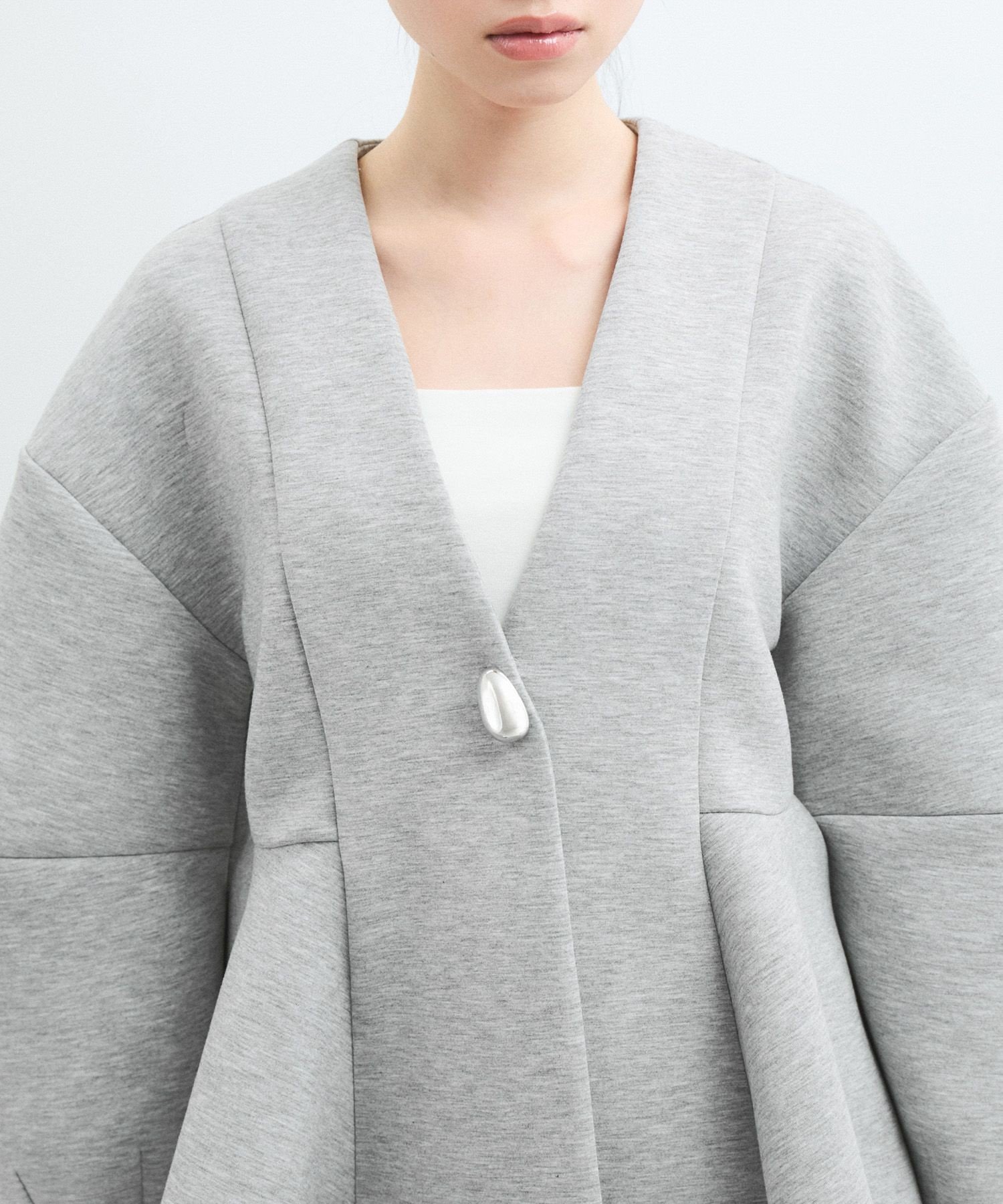 ADAM ET ROPE'｜【洗える】エッグブローチ付きペプラムカーディガン