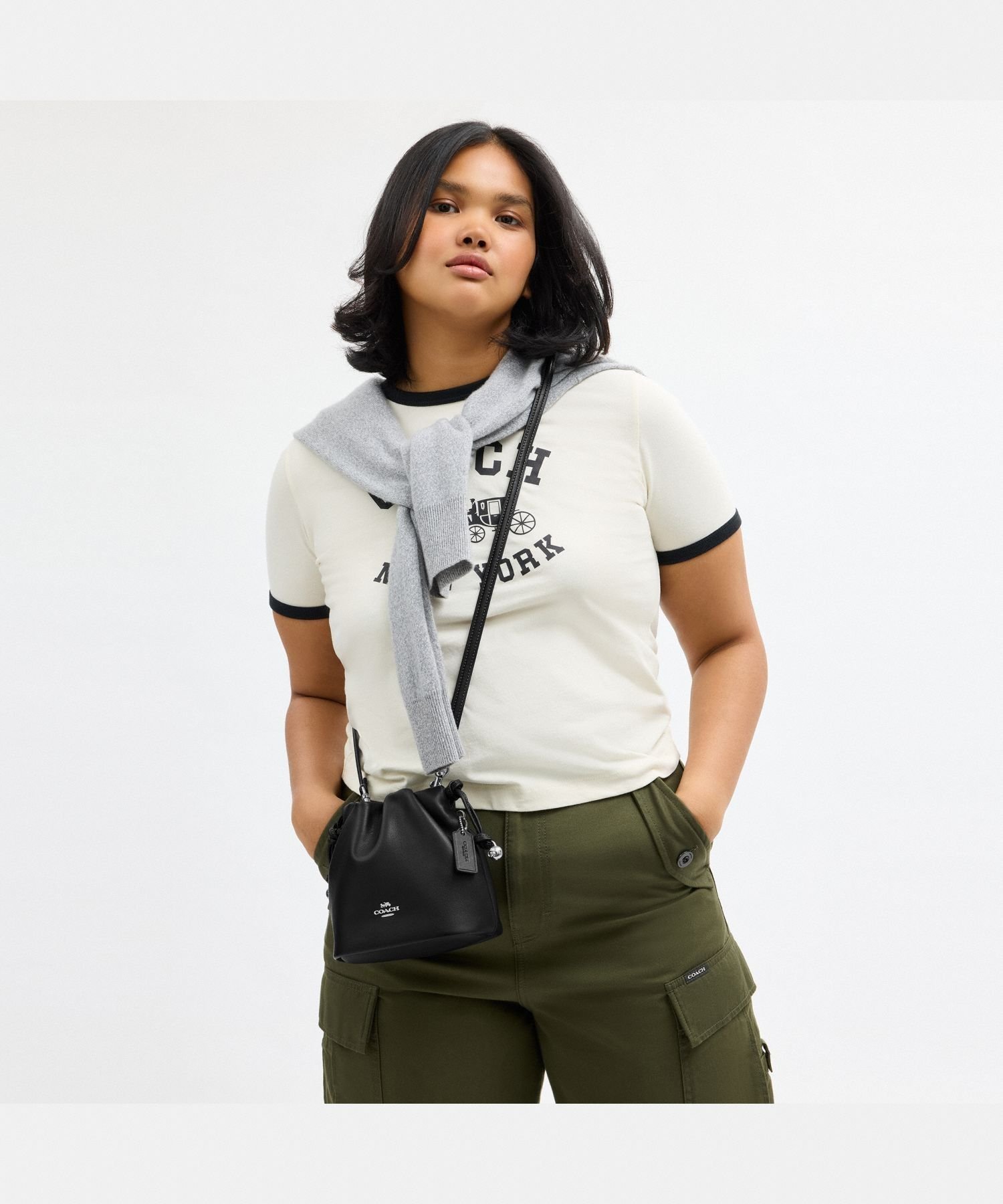 COACH OUTLET｜【公式】フェイ ミニ ドローストリング バッグ