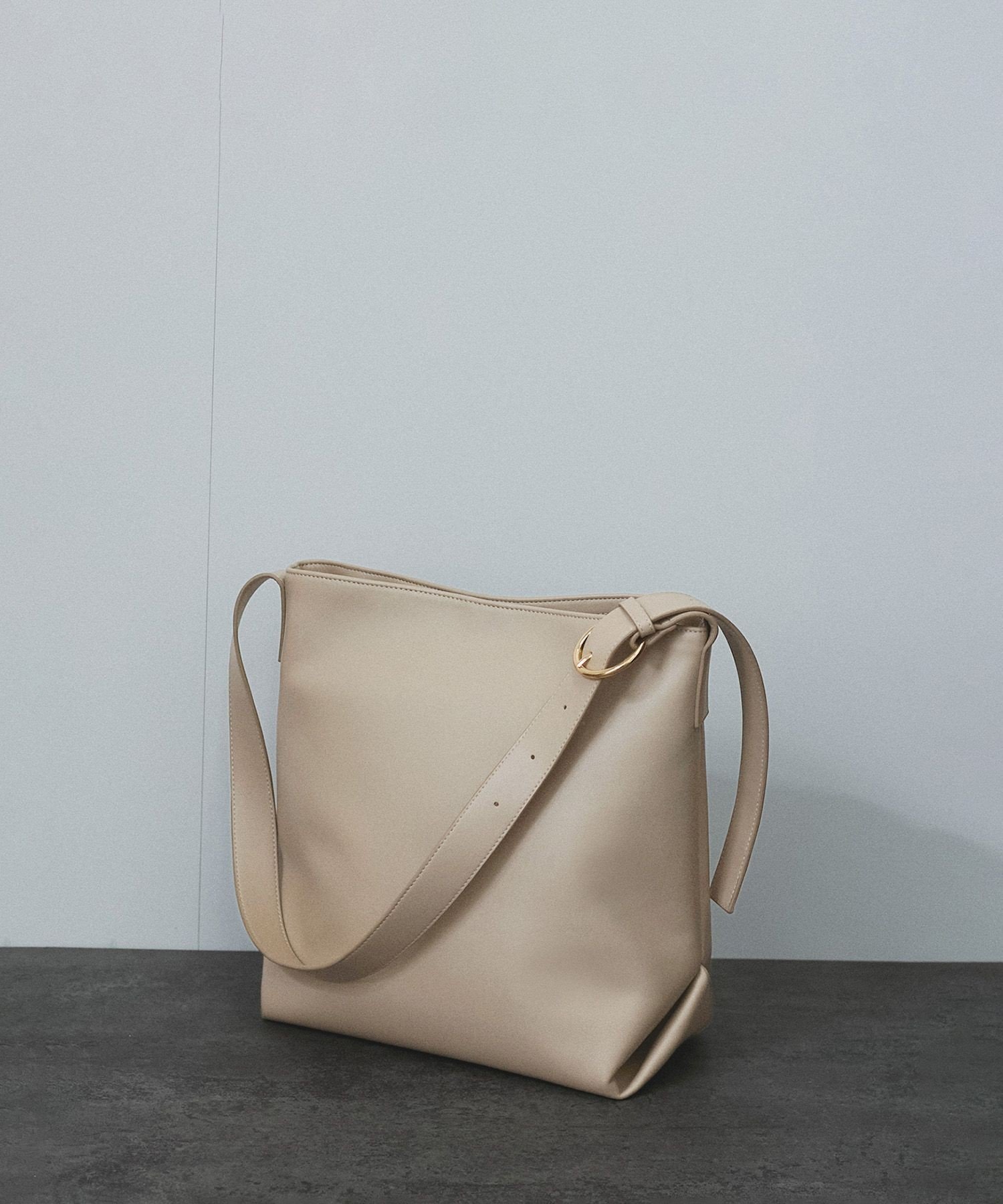 SALON adam et rope'｜スプリットレザートートバッグ/バケットバッグ