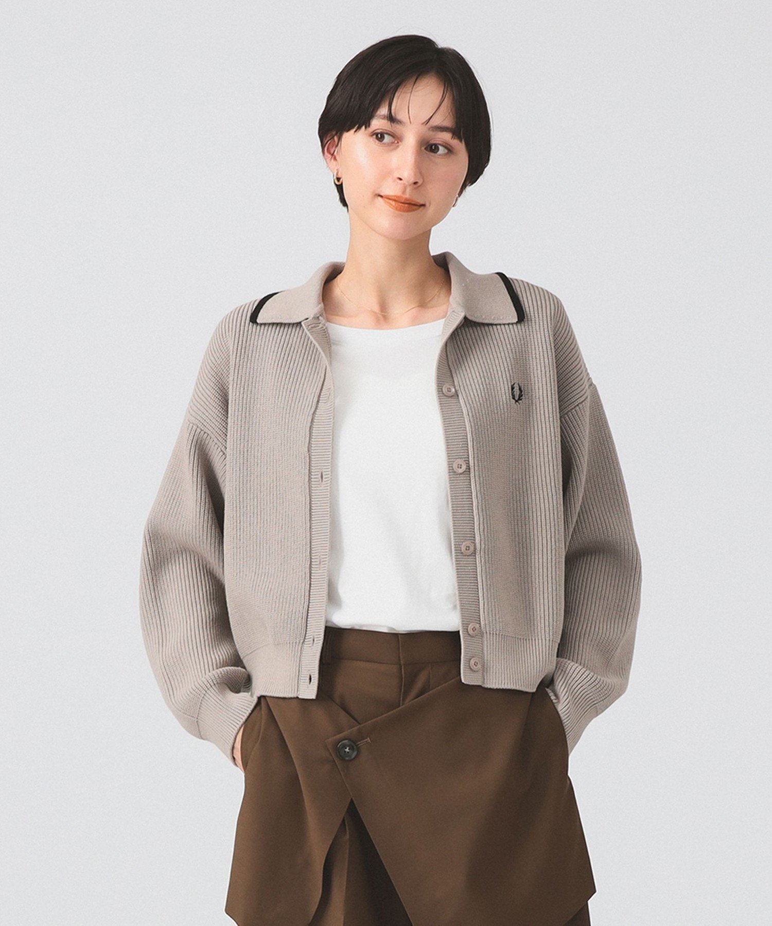 BEAMS WOMEN｜【SALE】【別注】FRED PERRY / Tipped Collar Cardigan