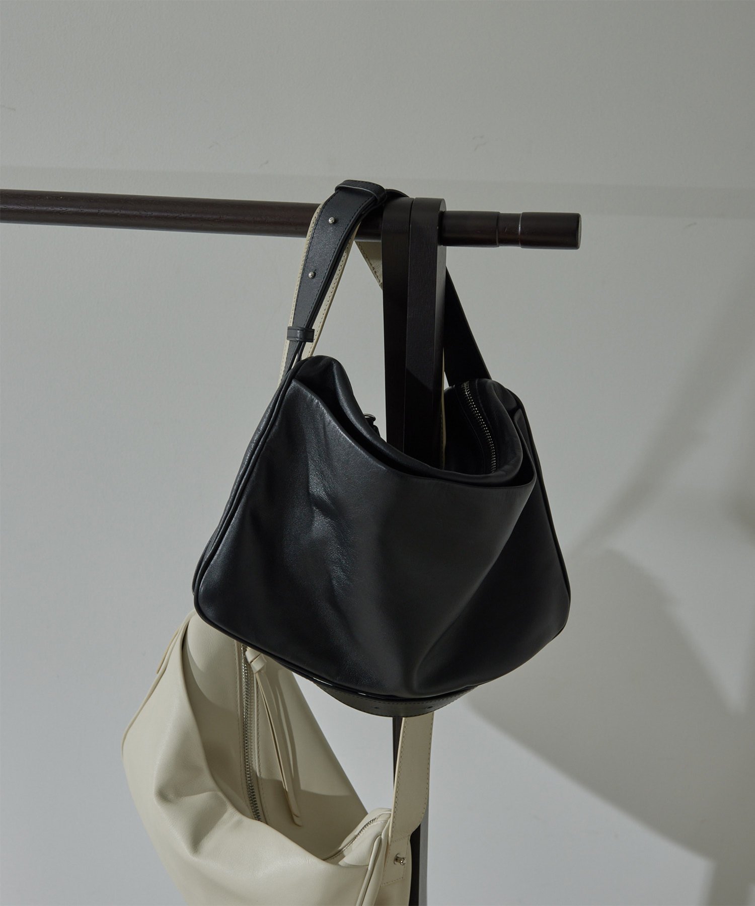 GALLARDAGALANTE｜【2.718】ソフトスクエアショルダーバッグ | Rakuten