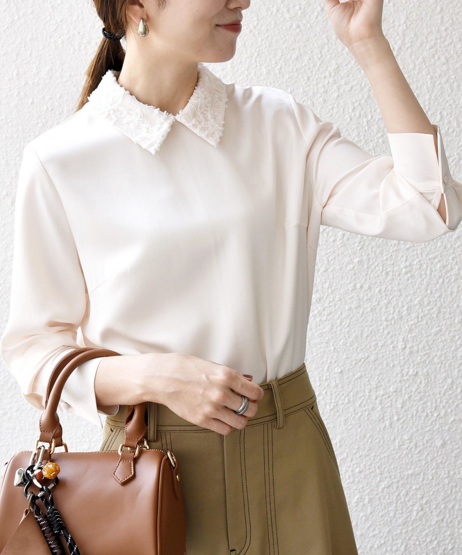 SHIPS any サテン レースカラー ブラウス SHIPS｜SHIPS any:<洗濯機可能>サテン レースカラー ブラウス