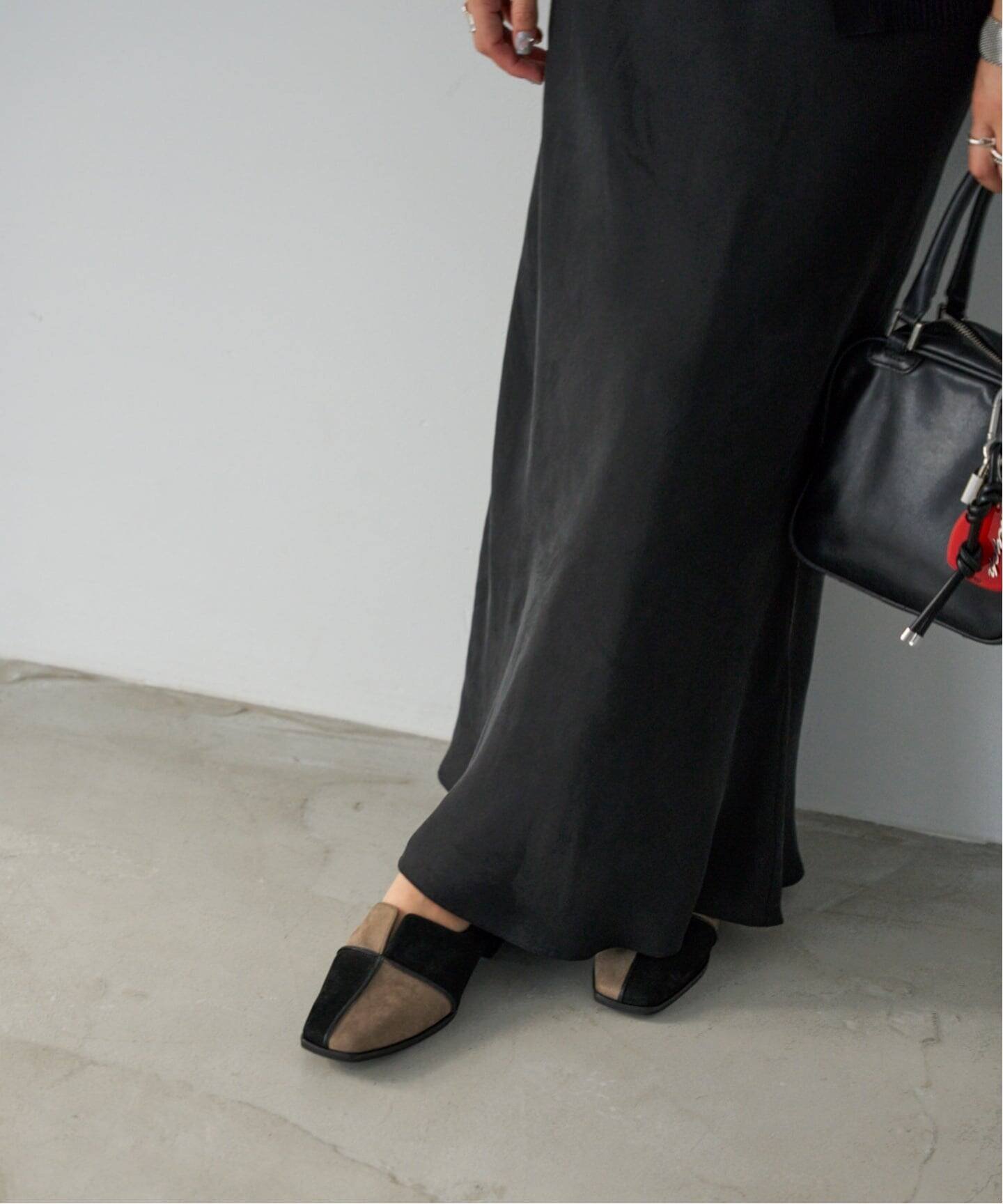 LE TALON｜GRISEレザースクエアクロスシームアンクルフラット