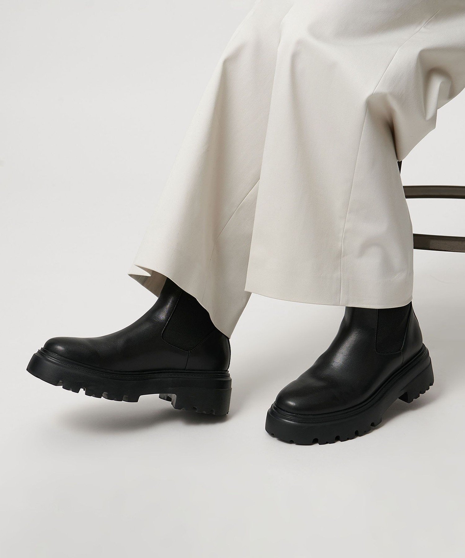 【新品未使用】ODETTE E ODILE サイドゴアブーツ 黒 25cm ODETTE E ODILE ミドルサイドゴア ショートブーツ （BLACK