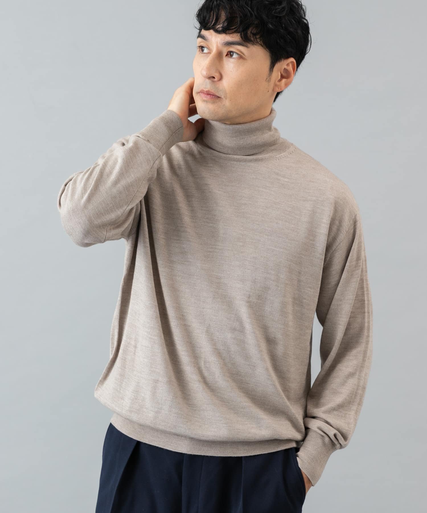 URBAN RESEARCH ROSSO｜イタリア糸メリノウールタートルネックニット