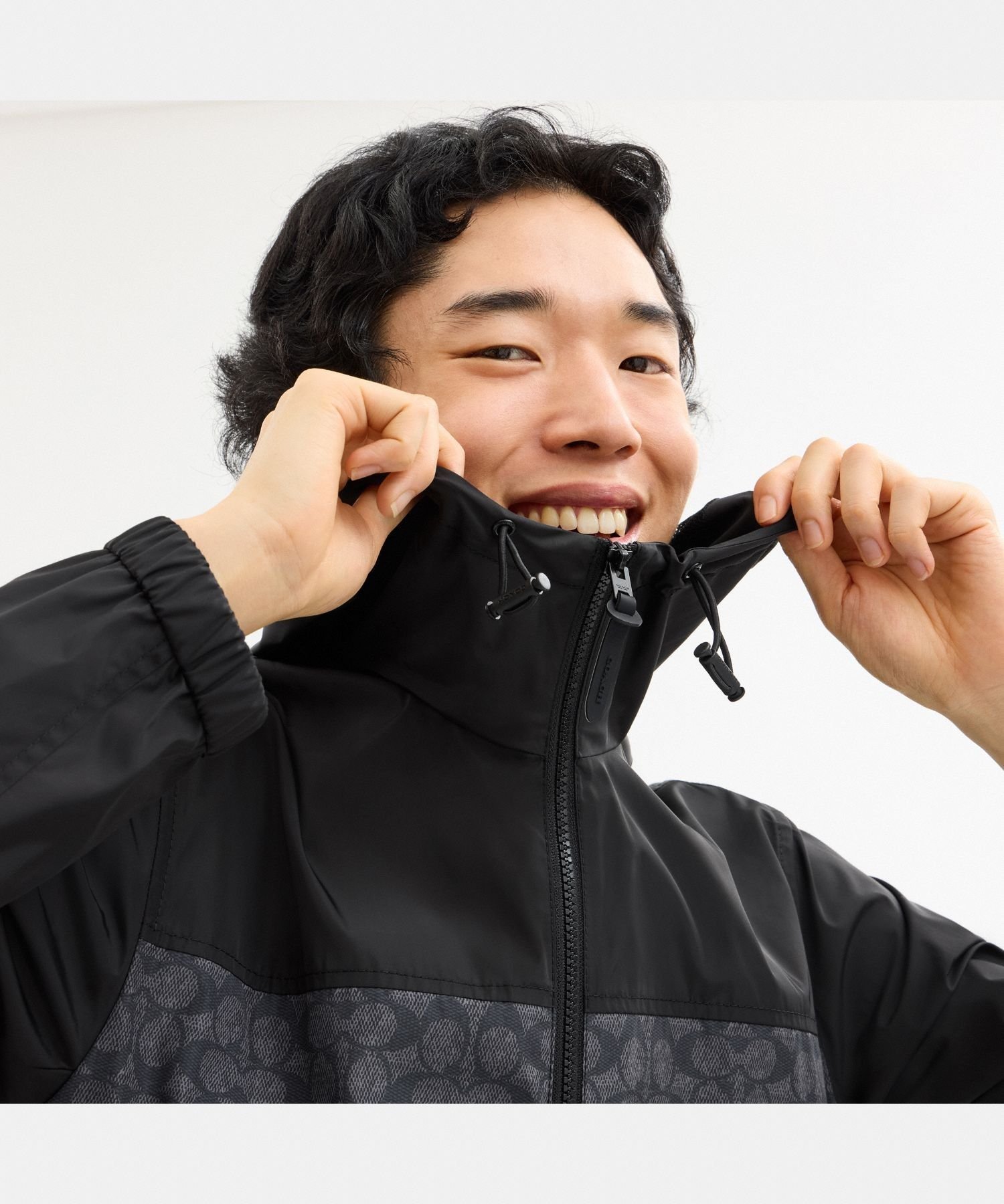 COACH OUTLET｜【公式】シグネチャー フル ジップ ウインドブレーカー