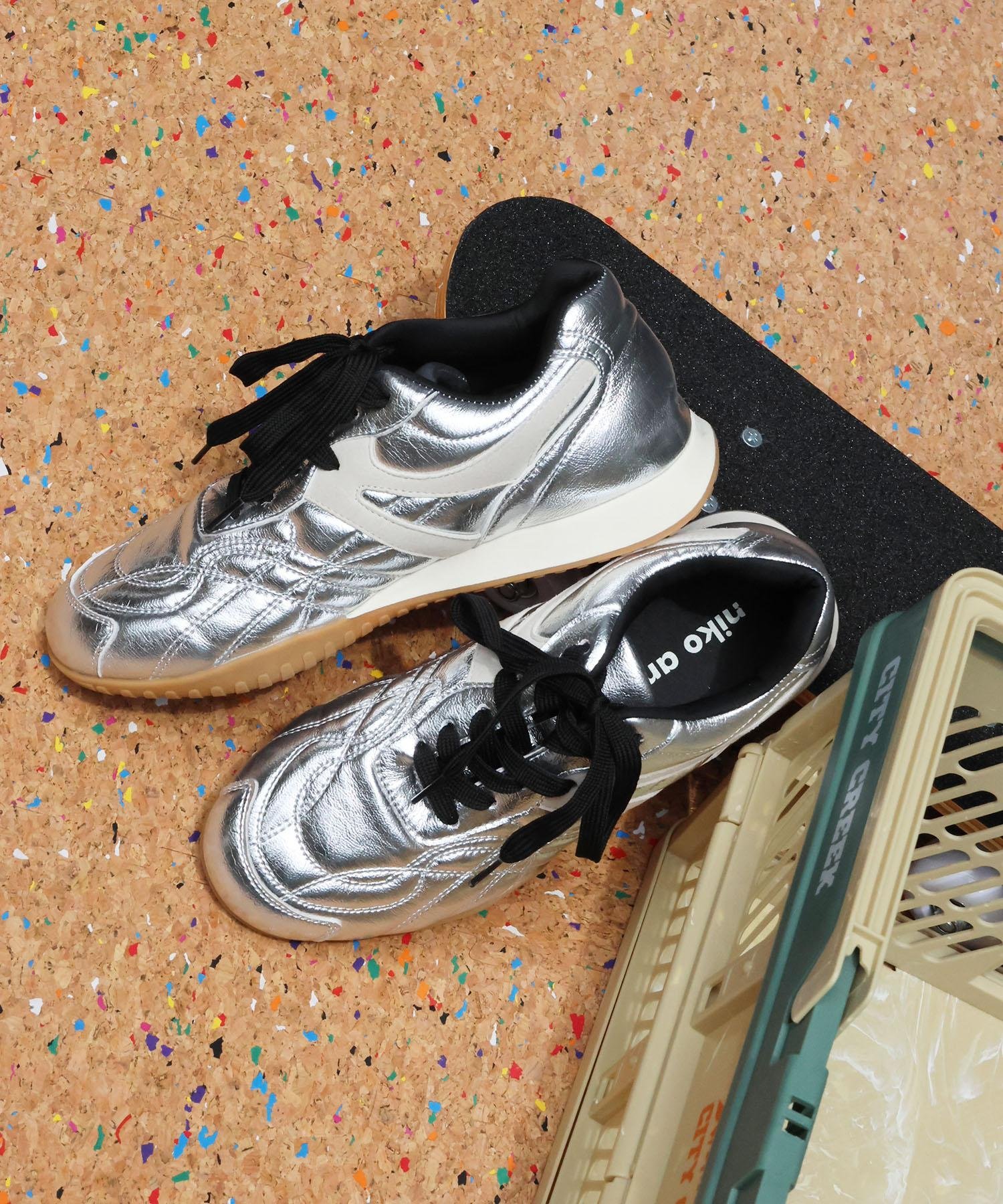 niko and ｜オリジナルフラップ付きスニーカー | Rakuten Fashion