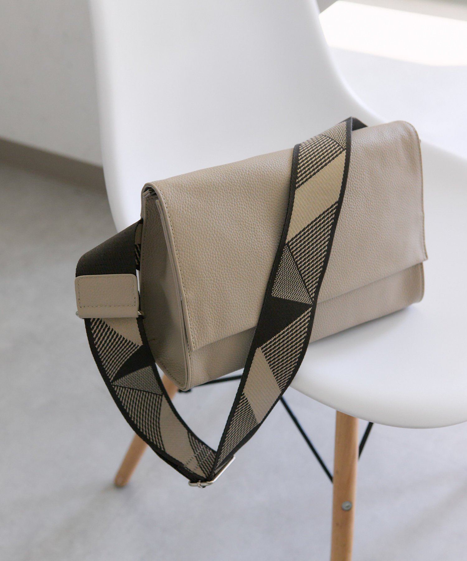 ear PAPILLONNER｜《本革/軽量470g/ボディバッグ》柄ワイドテープ