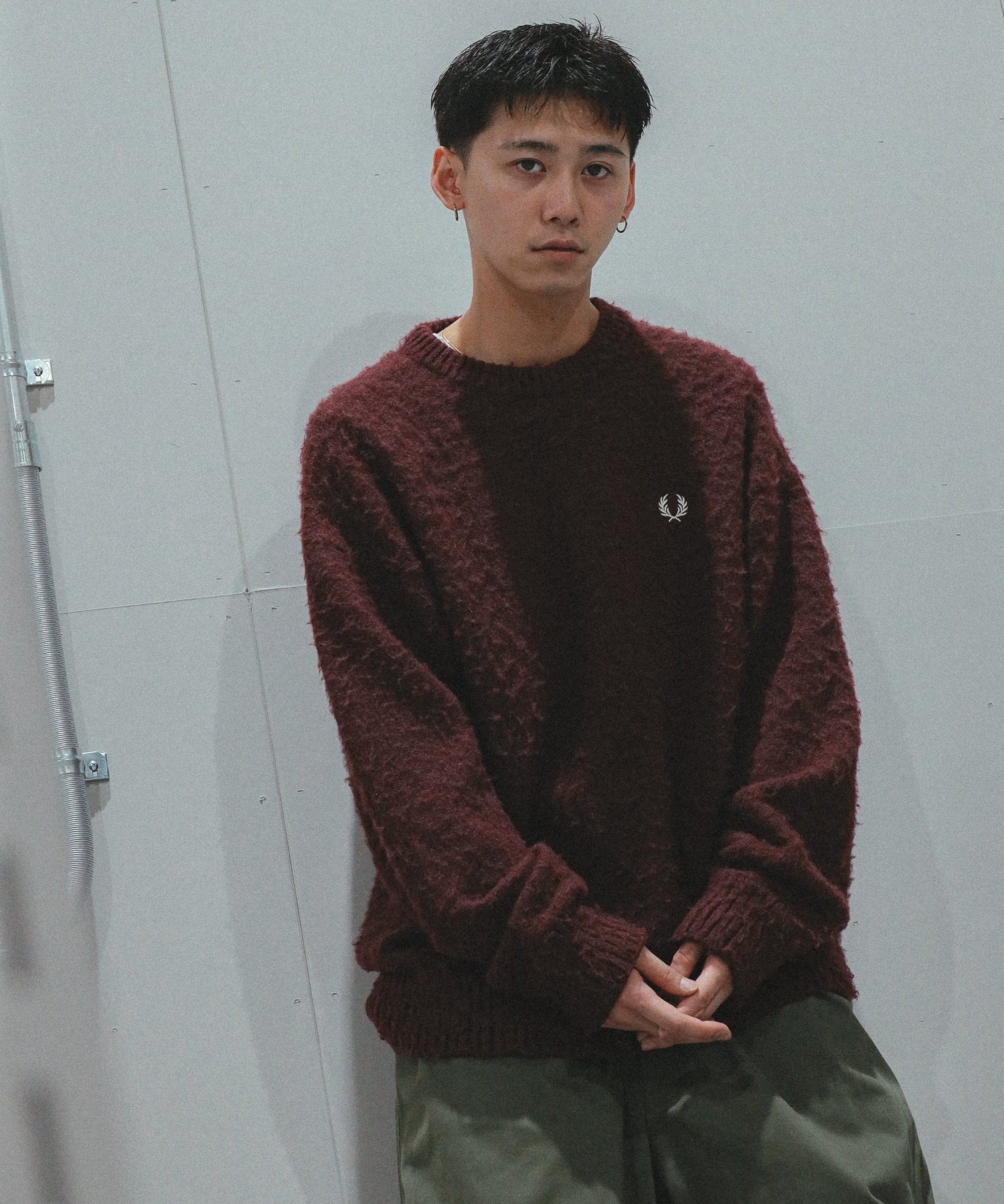 BEAMS MEN｜【別注】FRED PERRY / フラッフィー クルーネックニット