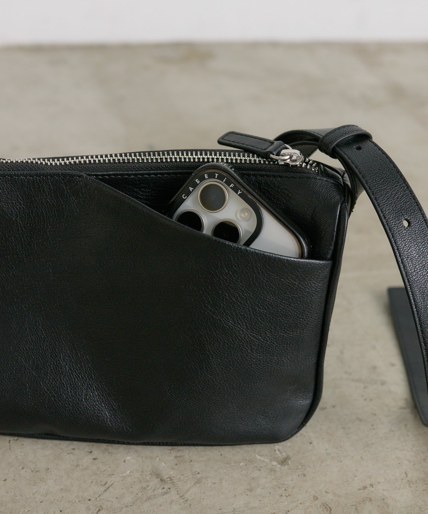 ear PAPILLONNER｜《本革/超軽量280g/全骨格◎》ミニスワローマチ