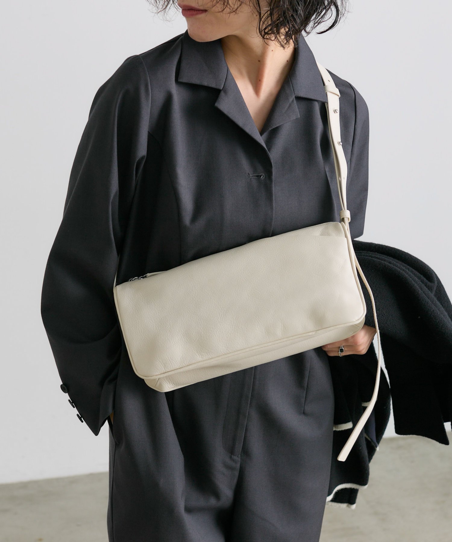 ear PAPILLONNER｜《本革/超軽量280g/全骨格◎》ミニスワローマチ