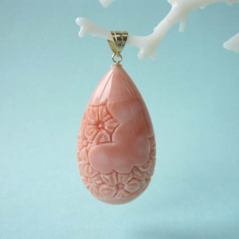 楽天市場】桃珊瑚 サクラの彫り ドロップペンダントトップ K18 『宝石