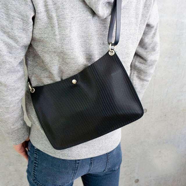 楽天市場】サコッシュ イタリアンレザー 【 サコッシュ カーボンレザー