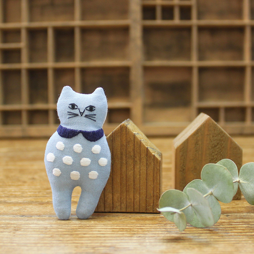 楽天市場】nekogaoさんの刺しゅうブローチキット 水玉 PHC-103-2