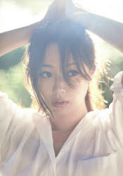 楽天市場】深田恭子 写真集 EXOTIQUE（写真集｜本・雑誌・コミック）の通販