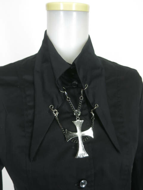 楽天市場】BPN / クロスチャームチェーン付き燕尾ブラウス ブラック