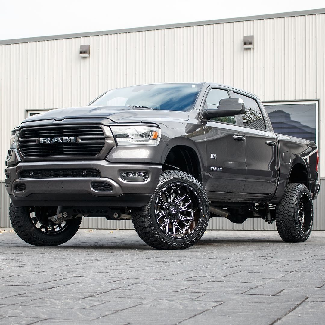 楽天市場】TIS OFFROAD 560BM グロスブラックミルド 20インチアルミ