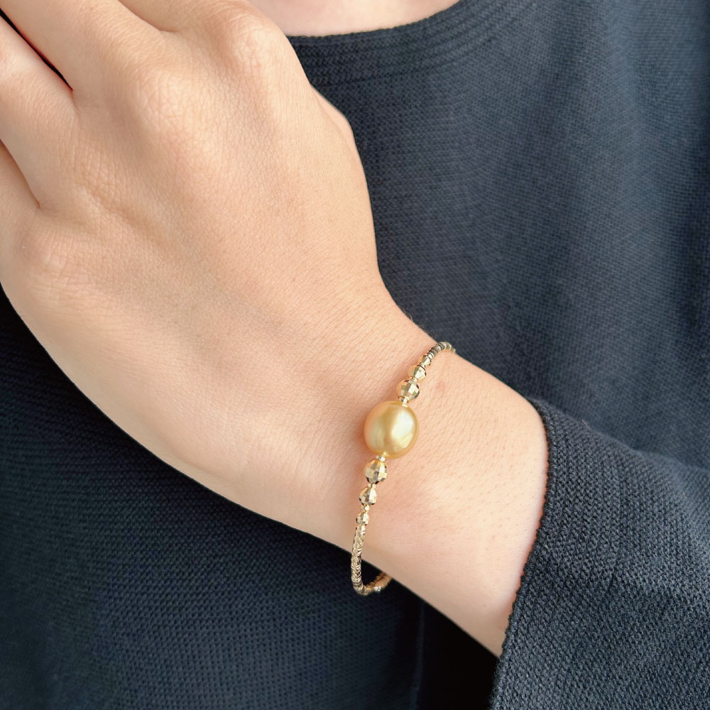 楽天市場】K18YG 奄美大島産 白蝶 ゴールドパール バングル