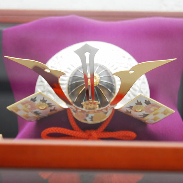 純銀 兜 (剣付) 銀細工 関工芸 武比古 ケース飾り 兜飾り 兜 龍 辰