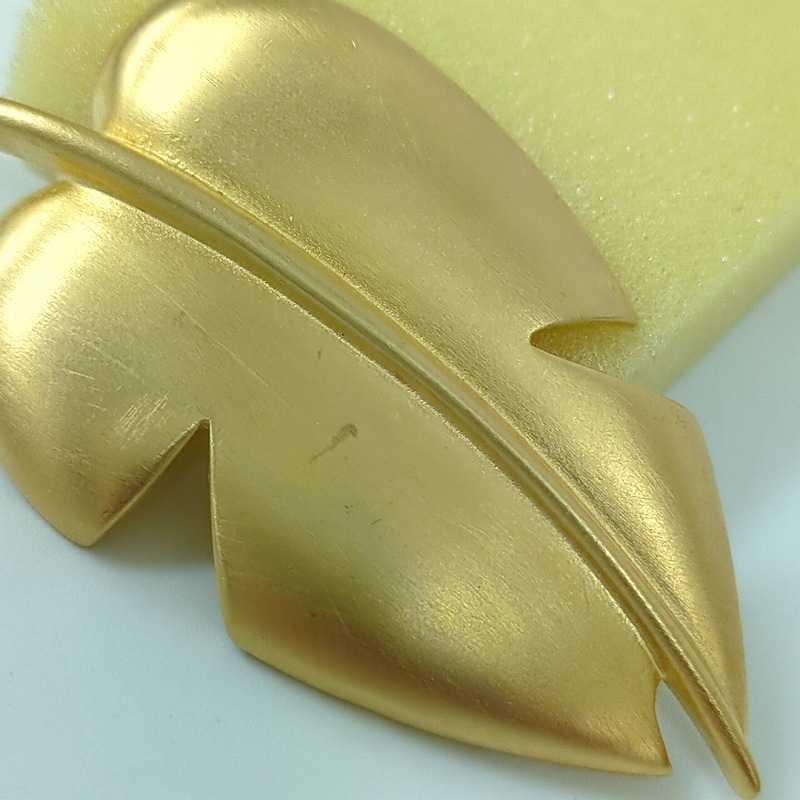 楽天市場】GIVENCHY ジバンシー ブローチ ゴールドカラー アクセサリー