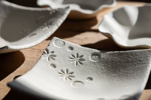 楽天市場】寿山窯 印花 板皿 正角皿 S(12cm) 白 日本製 美濃焼 洋食器