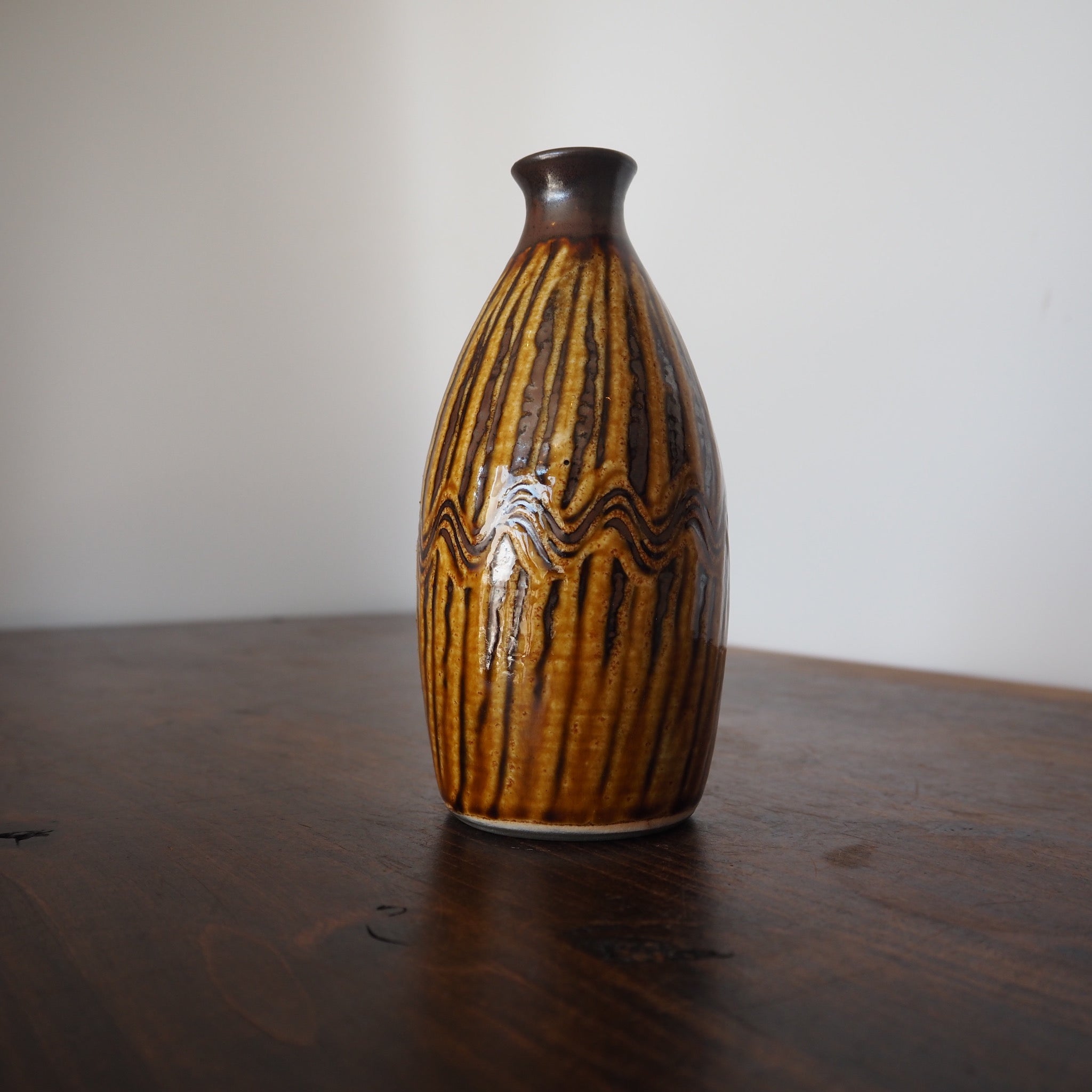 小鹿田焼 黒木昌伸窯 2合徳利 刷毛目 飴 – つむぐ舎