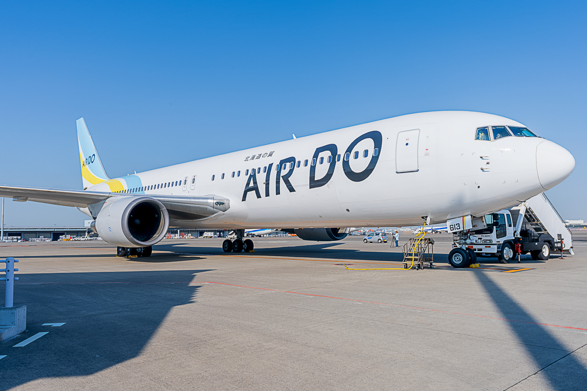 AIR DO、新デザイン薄型シート搭載のボーイング 767-300ERの機内を公開