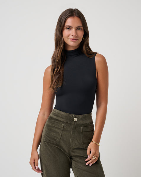 Captivate Mock Neck Top ∣ TravisMathew