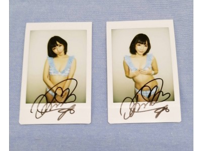 佐倉絆さんDVDイベント開催時に着用した水着に直筆年賀状・サイン入り