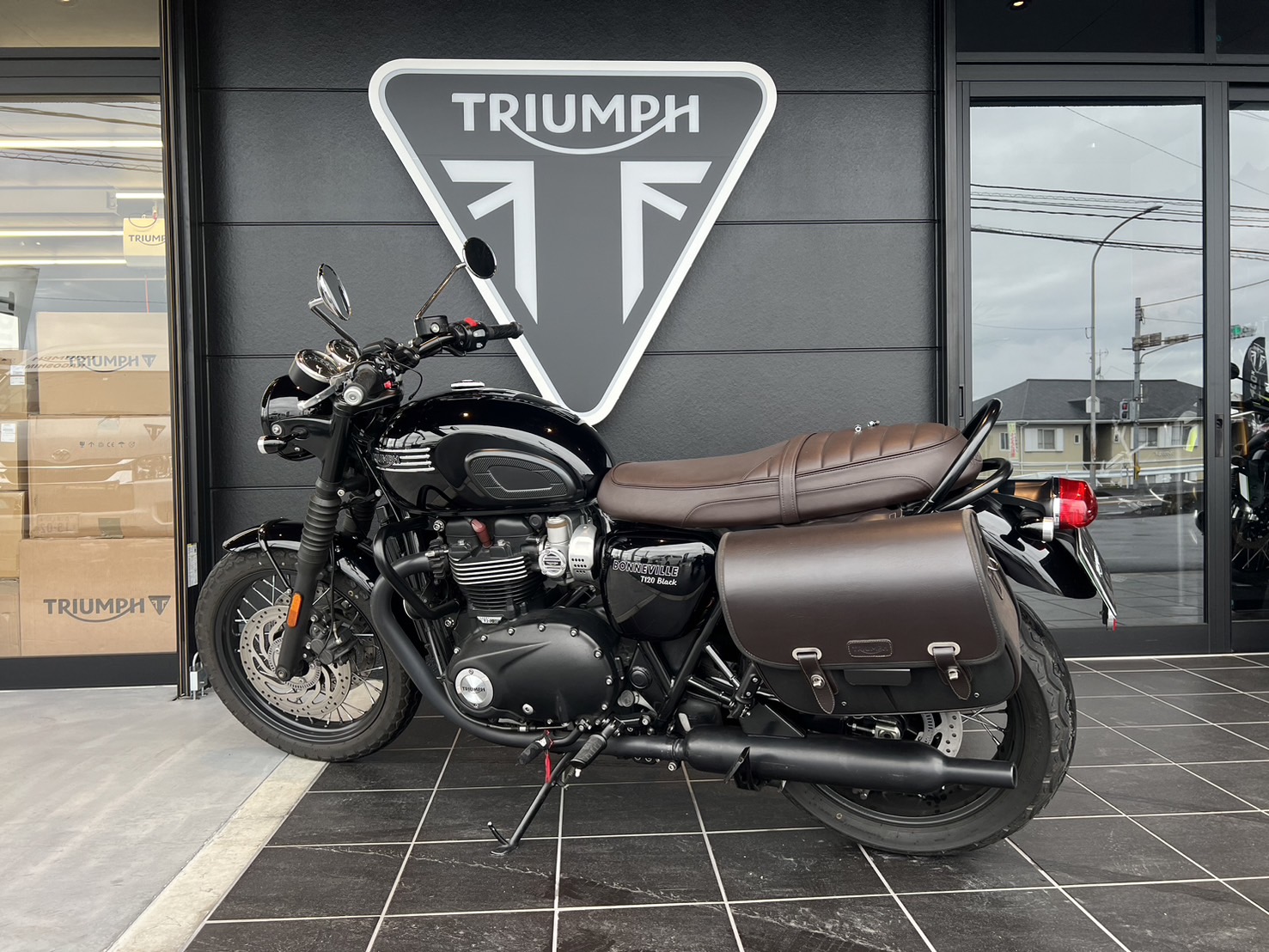 ツーリング紀行でお馴染みの愛車T120ブラックご紹介」 | トライアンフ