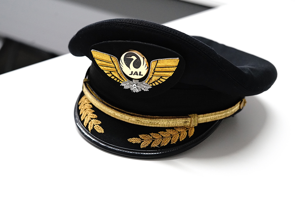 仕事の舞台裏】JAL運航乗務員の1日に密着！出社からフライト