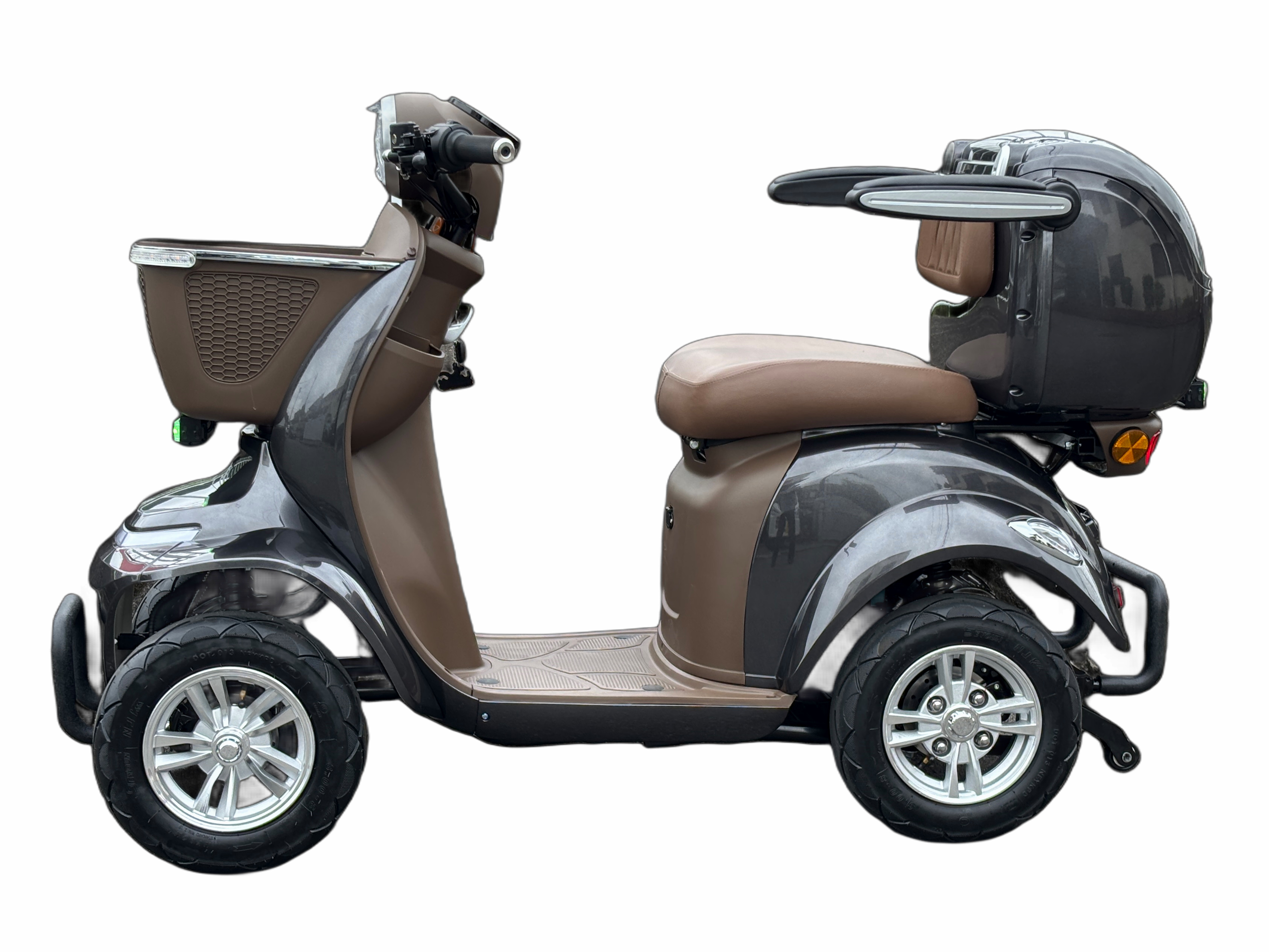 コアライトD4とは？｜四輪・三輪の特定小型原付（電動バイク）販売