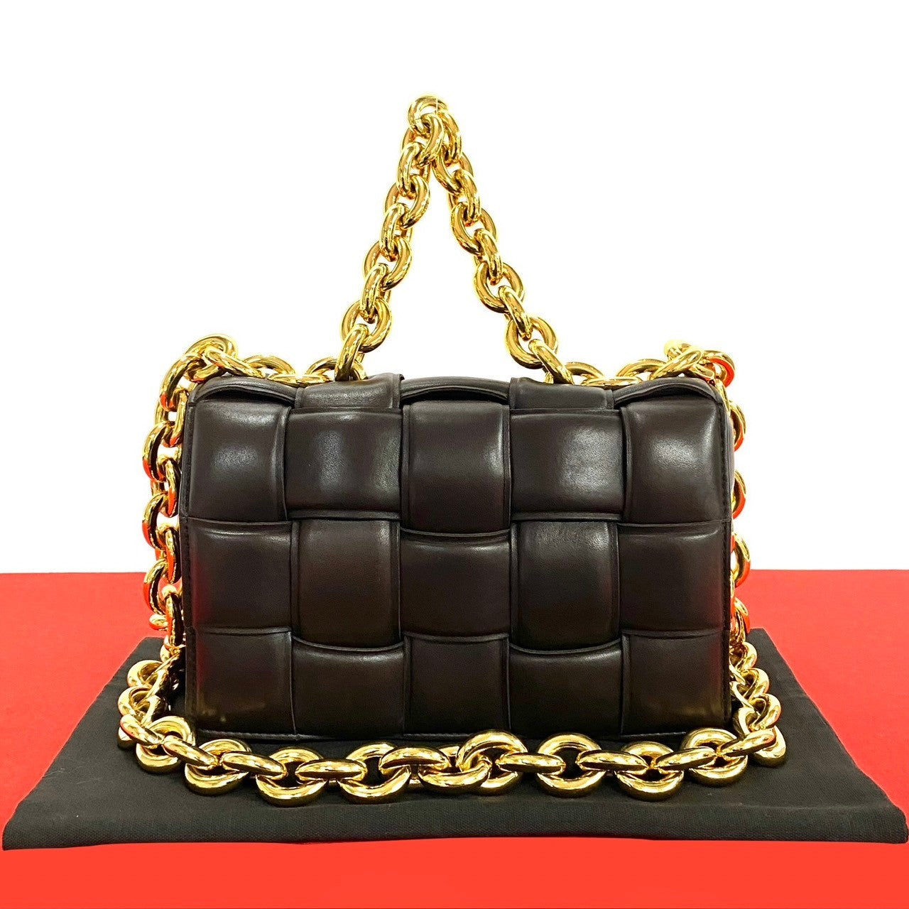 BOTTEGA VENETA ザ チェーン パデッド カセット – Trip