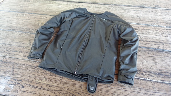 コミネの電熱インナーウェアで冬ツーリングも快適！暖かさレビュー【EK