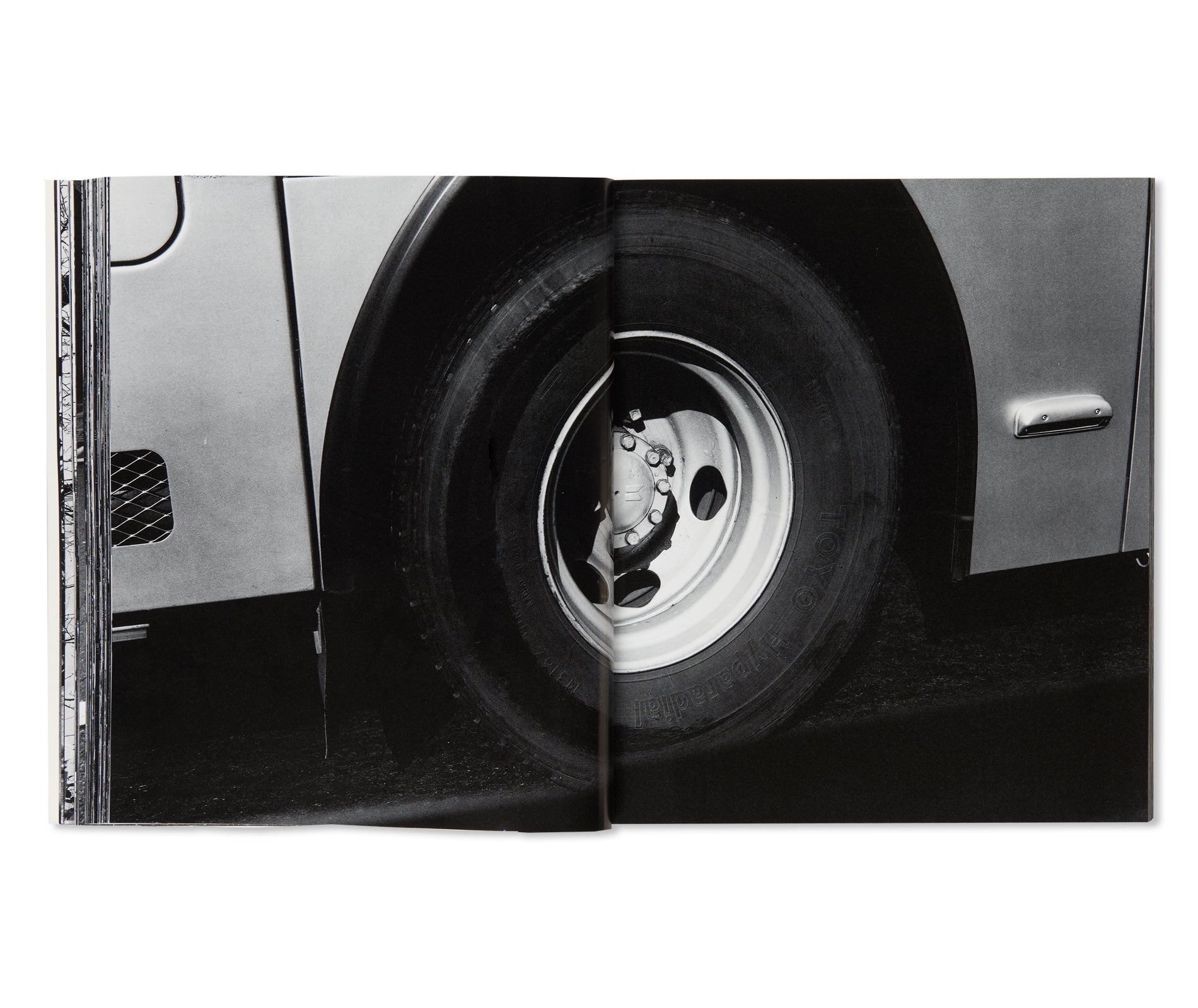 流石 / RYU U SE KI - HYSTERIC No.10 by Nobuyoshi Araki – twelvebooks