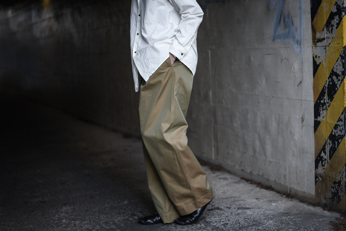 AURALEE -FINX CHAMBRAY BELTED WIDE PANTS- | twelve blog