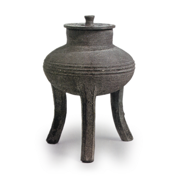 須恵器 有蓋三足壺 | 鶴田 純久の章 お話