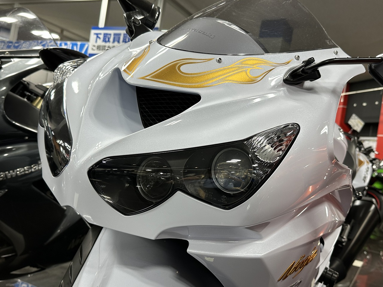 メガスポーツツアラー！ZZR1400、ZX14Rが入荷しました！！ [最新情報