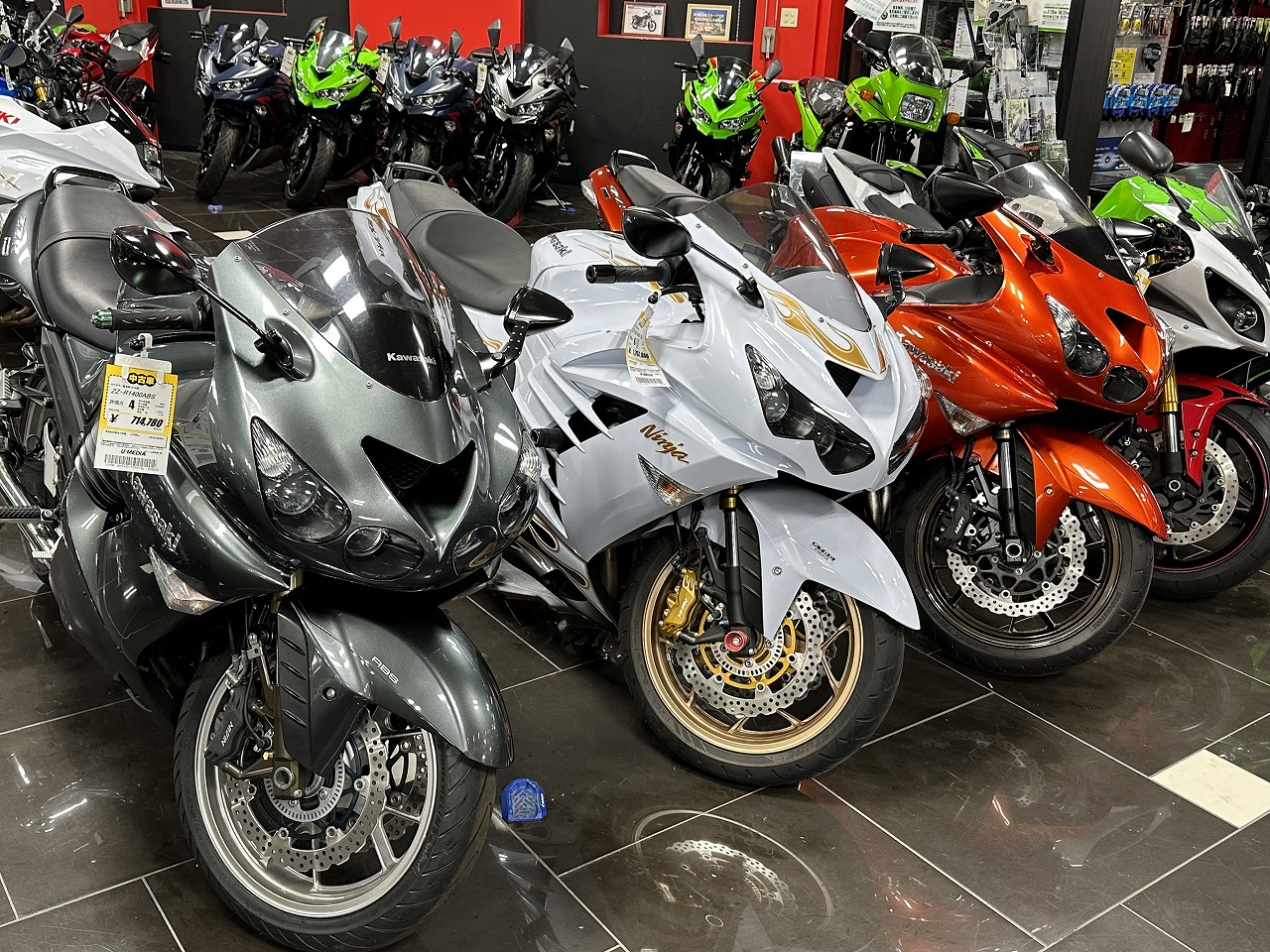 メガスポーツツアラー！ZZR1400、ZX14Rが入荷しました！！ [最新情報