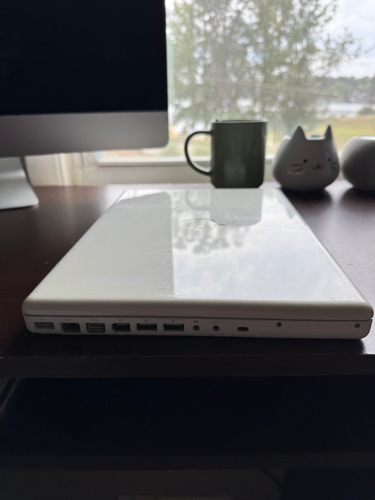 Apple MacBook A1181 (2006) – Vintage White | Mercari