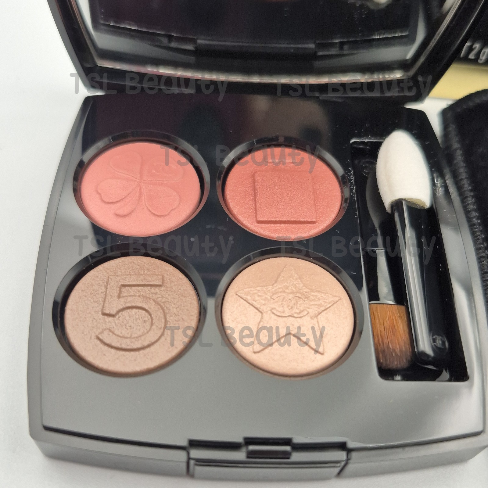 ニカ】CHANEL LES 4 OMBRES BOUTONS 209 CHANEL Les 4 Ombres Boutons