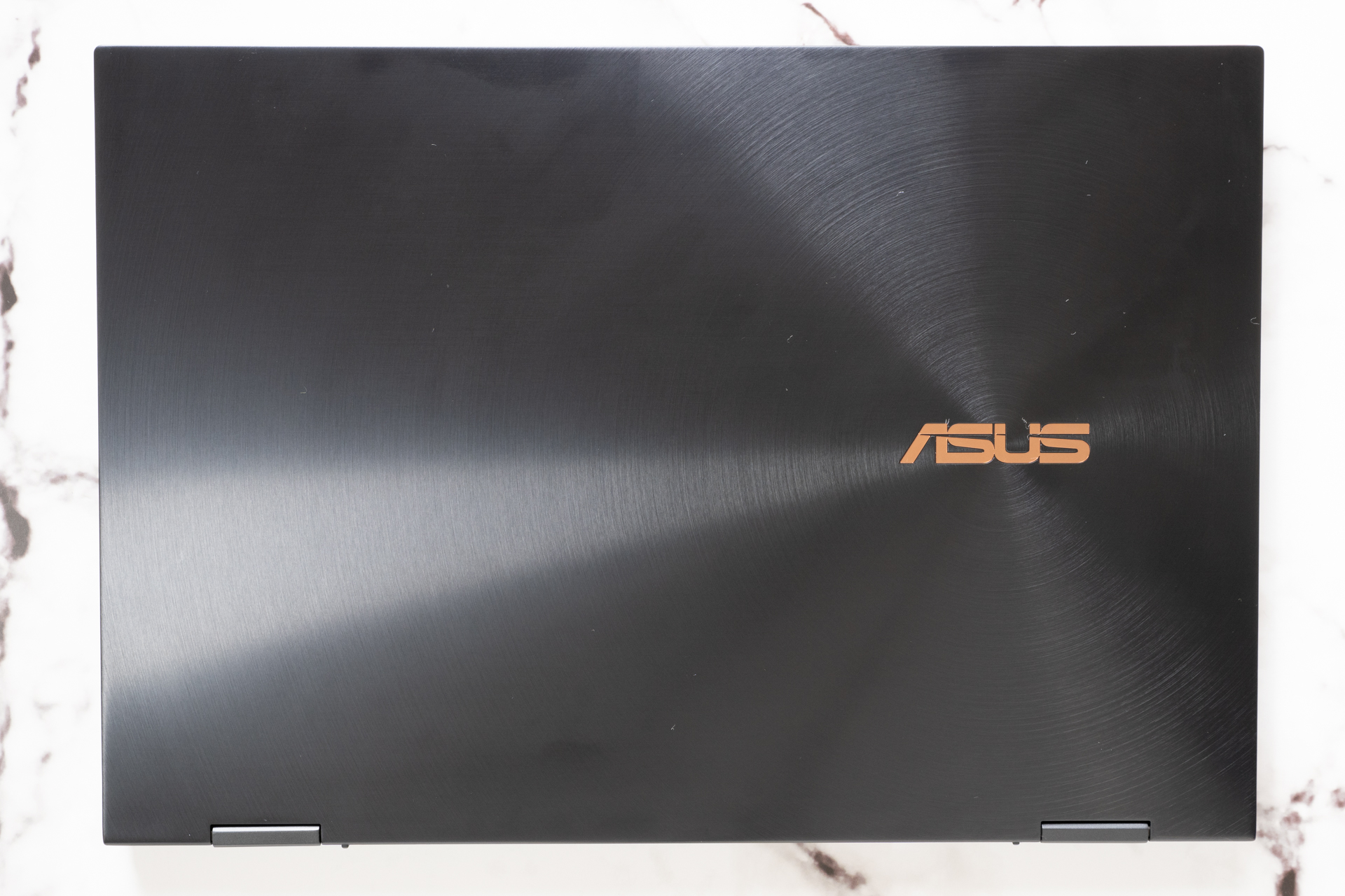 ASUS ZenBook Flip S UX371 レビュー 高級感あふれる13.3型2-in-1