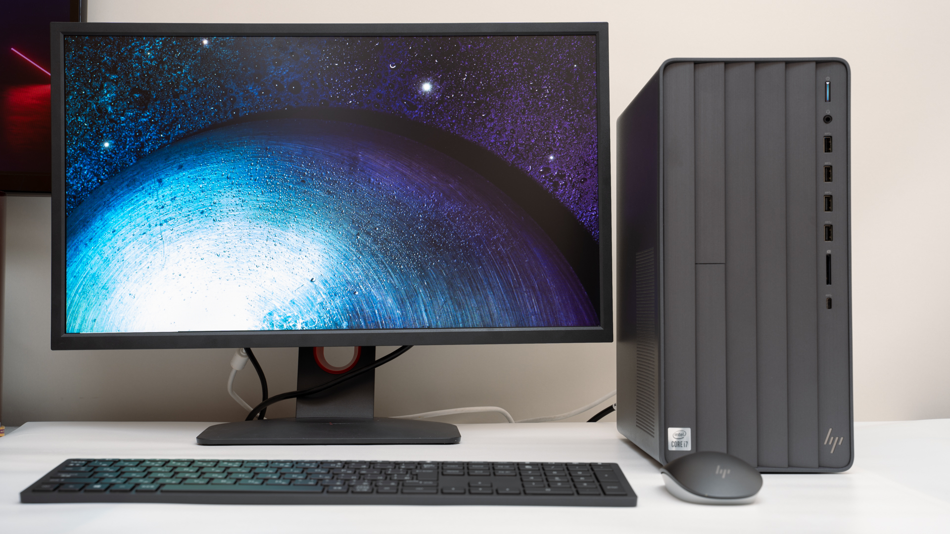 HP ENVY Desktop TE01レビュー 部屋の景観を崩さないオシャレなミニ