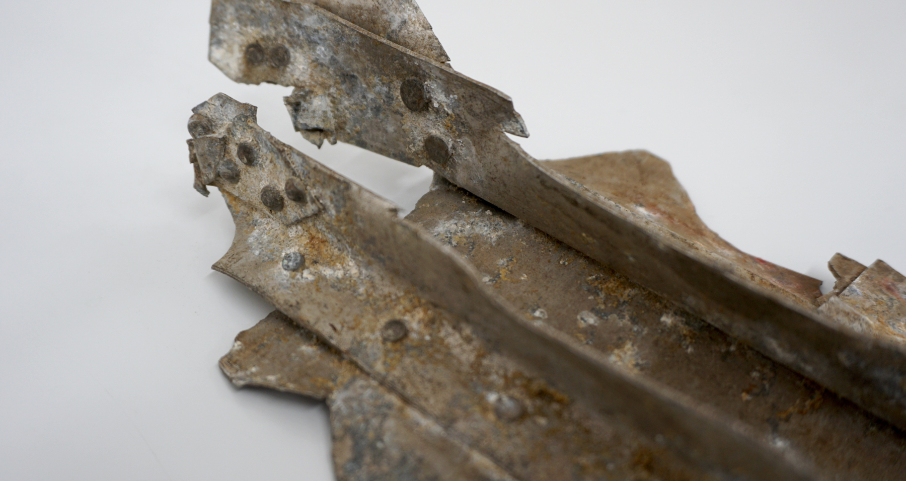 もしかすると貴重な、古い瓦の破片 もしかすると貴重な、古い瓦の破片