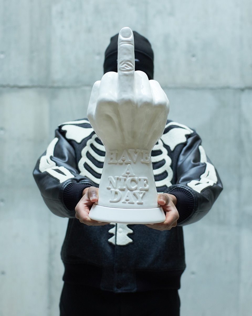 NEIGHBORHOOD 特大お香立て＆バーシティジャケットが国内1月2日に発売