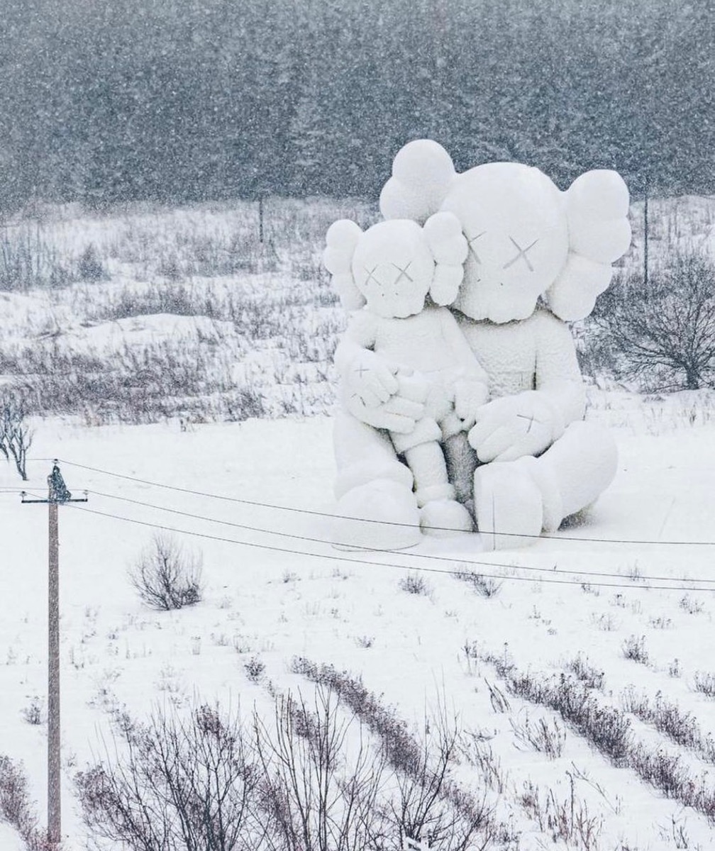 KAWS：HOLIDAY Changbai Mountainを記念したマーチャンダイズが1月8日